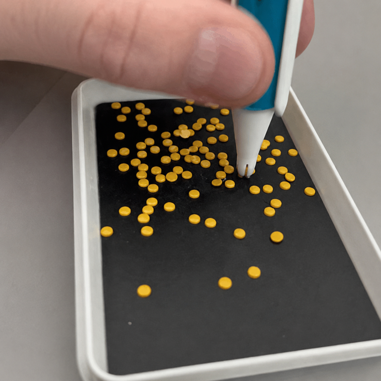 🔥Last Day 50% OFF - 💎 Automatic Diamond Painting Bead dispenser